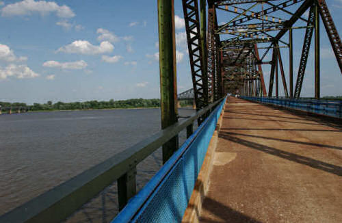 Chain of Rocks Bridge